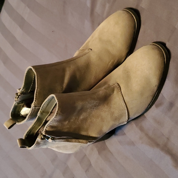 Old Navy tan suede boots, size 9 - Picture 3 of 11